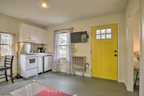 Couples Trip Carrboro Cottage Less Than 1 Mi To Carrmall!