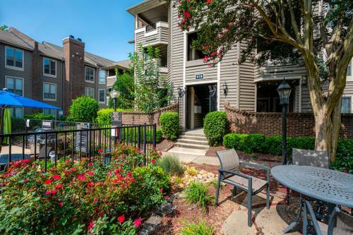 Apartamento Viagem - Charlotte - Bright 2br W/gym+pool+parking