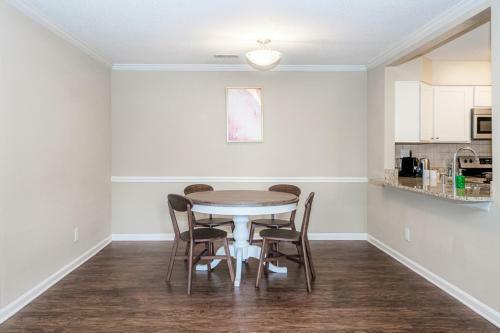 Apartamento Viagem - Charlotte - Bright 2br W/gym+pool+parking