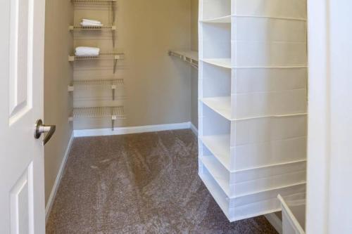 Apartamento Viagem - Charlotte - Comfy 2br W/gym+parking