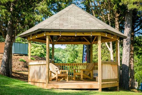 Waterfront Two Bedroom #14 At Long Cove Resort