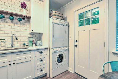 Apartamento Chic Charlotte Getaway - 5 Miles To Downtown!