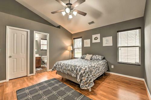 Pet-friendly Retreat With Yard About 8 Mi To Dtwn!