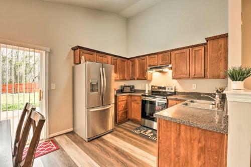 Pet-friendly Retreat With Yard About 8 Mi To Dtwn!