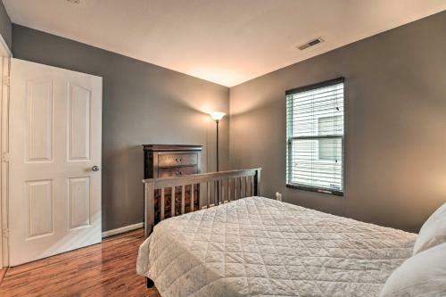 Pet-friendly Retreat With Yard About 8 Mi To Dtwn!