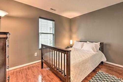 Pet-friendly Retreat With Yard About 8 Mi To Dtwn!