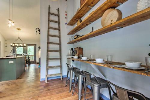 Home With Deck, Swings, Game Rm-8mi To Asheville