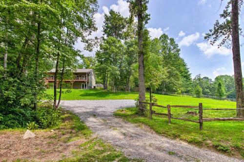 Home With Deck, Swings, Game Rm-8mi To Asheville