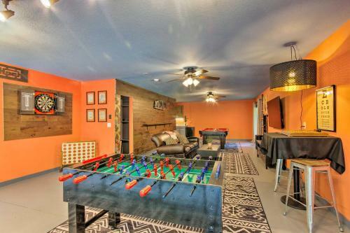 Home With Deck, Swings, Game Rm-8mi To Asheville