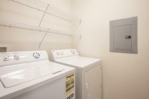 Apartamento Viagem - Durham - Stylish 2br With Patio & Pool