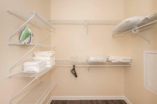 Apartamento Viagem - Durham - Vibrant 1br W/balcony