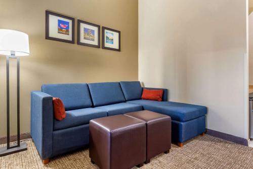 Hotel Comfort Suites Greensboro Airport