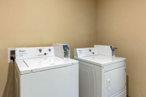 Hotel Comfort Suites Greensboro Airport