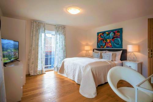 Hostal Pension Chalet Schott