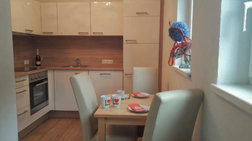 Hostal Pension Chalet Schott