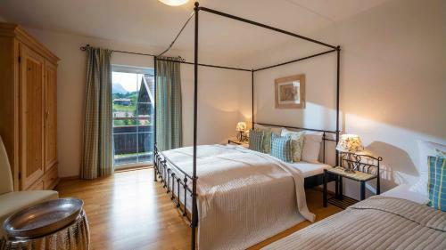Hostal Pension Chalet Schott