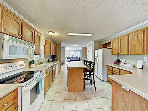New Listing! Apple Country Retreat With Fire Pit Home