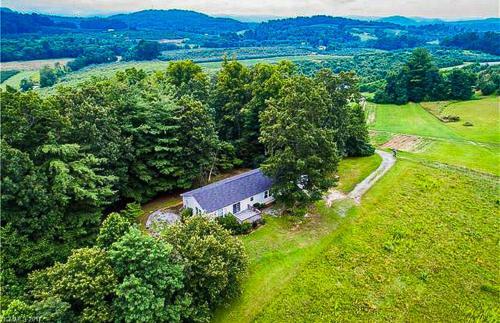 New Listing! Apple Country Retreat With Fire Pit Home