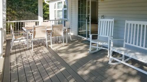 New Listing! Apple Country Retreat With Fire Pit Home