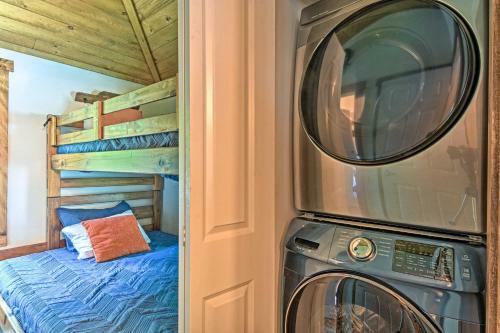 Renovated Highlands Cottage 3 Mi To Downtown!