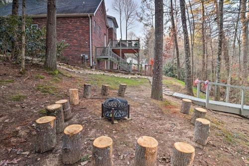 Private Hendersonville Hideaway With Firepit!