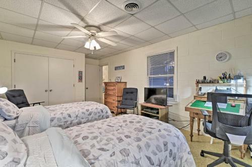 Pet-friendly Second Row House Steps To Beach!