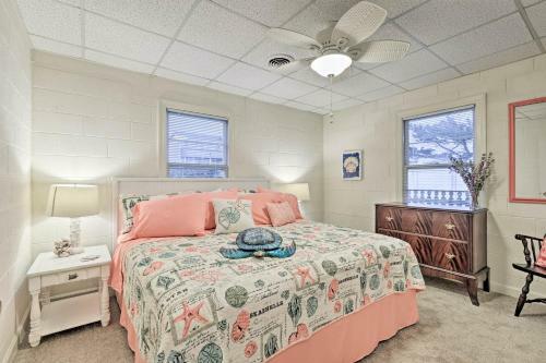 Pet-friendly Second Row House Steps To Beach!