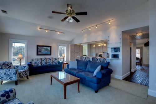 5550 - Lighthouse Pointe