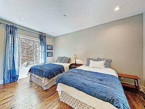 Brand-new Lakefront Retreat With Boathouse Home