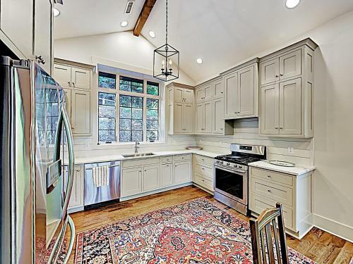 Brand-new Lakefront Retreat With Boathouse Home