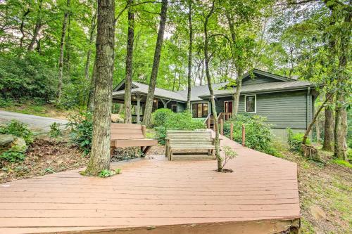 Lake Toxaway Cabin With Fire Pit - 1mi To Marina