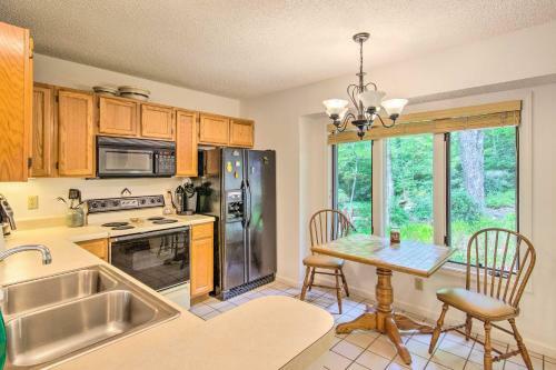 Lake Toxaway Cabin With Fire Pit - 1mi To Marina