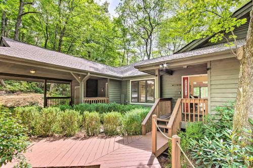 Lake Toxaway Cabin With Fire Pit - 1mi To Marina