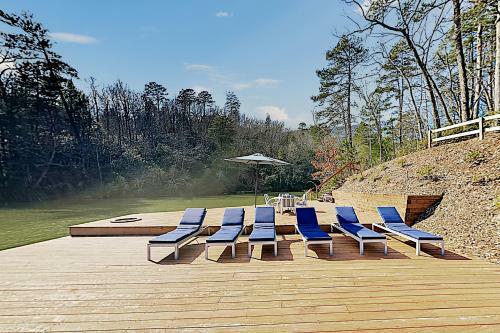 Lake Lure Waterfront At Rumbling Bald With Docks, Views And Use Home
