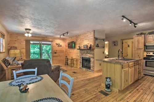 Remodeled Smokies Retreat With Fire Pit And Grill!