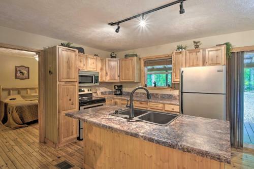 Remodeled Smokies Retreat With Fire Pit And Grill!