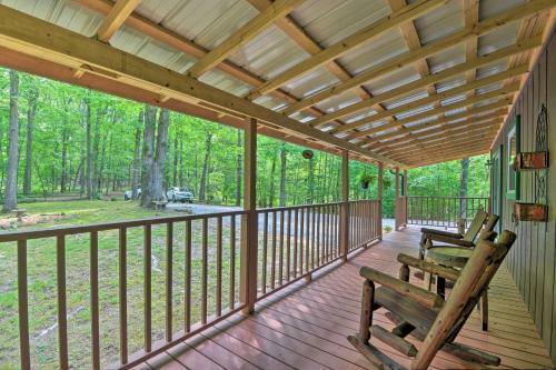 Remodeled Smokies Retreat With Fire Pit And Grill!