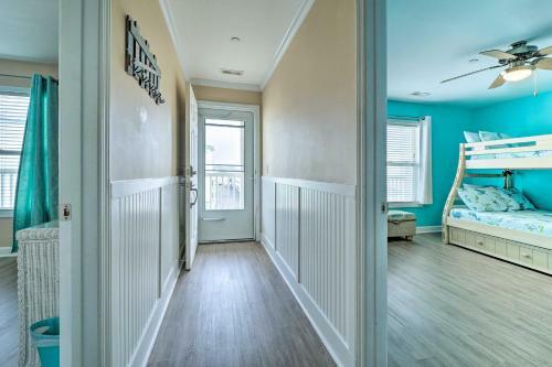 Apartamento Bright Condo With Balcony, 1 Block To Beach!