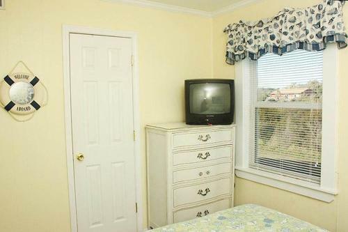 Family Vacation With Great Ocean Views, 3 Brs 2 Baths, Ncoiw