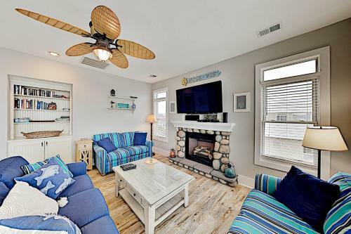 New Listing! Spacious Beach Home With Tiki Room Home