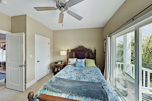 Canal Dream Home With Private Dock & Crow's Nest Home