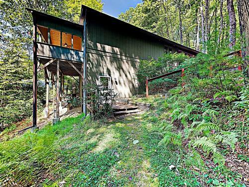 New Listing! ?bear Creek Cabin? On Hogback Lake Home