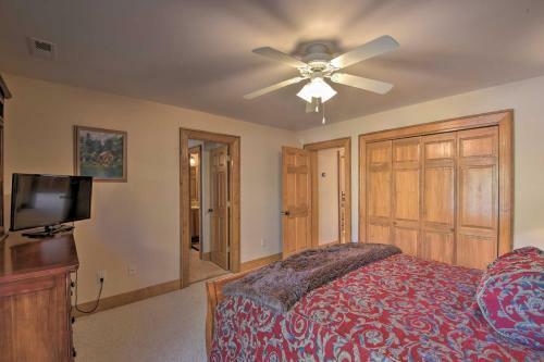 Updated Sapphire Resort Cottage, Walk To Ski Slope