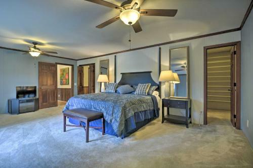Lake And Golf Retreat With Dock And 2 Luxe Decks!