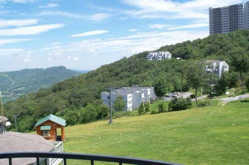 Sugar Ski & Country Club Unit 326