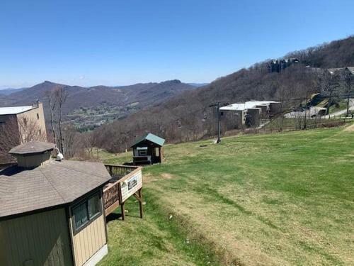 Sugar Ski & Country Club Unit 326