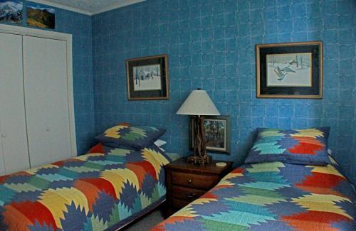 Sugar Ski & Country Club Unit 833
