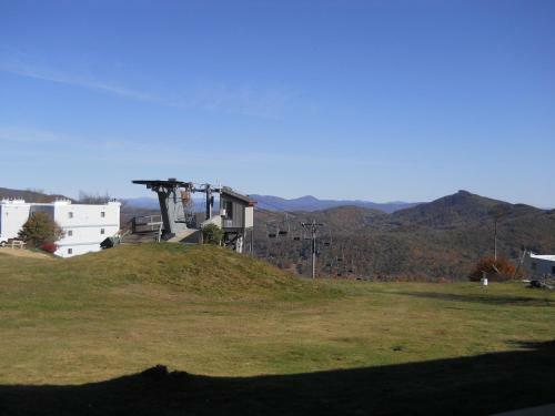Sugar Ski & Country Club Unit 513