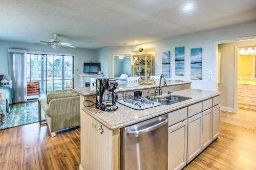Apartamento Step-free Condo With Pool, 2 Mi To Sunset Beach