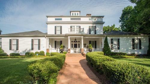 Lions Gate B&B